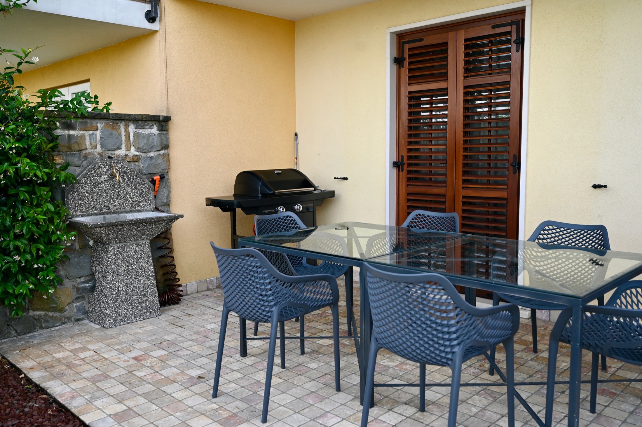 SeaStar apartment exterior or overview